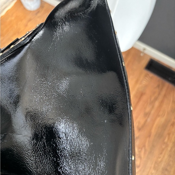 EUC Michael Kors Black Patent Leather Satchel/Shoulder Bag, gold-tone hardware - Picture 10 of 11